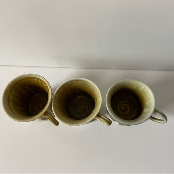 Set of 3 handmade ceramic glazed mugs - signed by artist - Picture 2 of 7